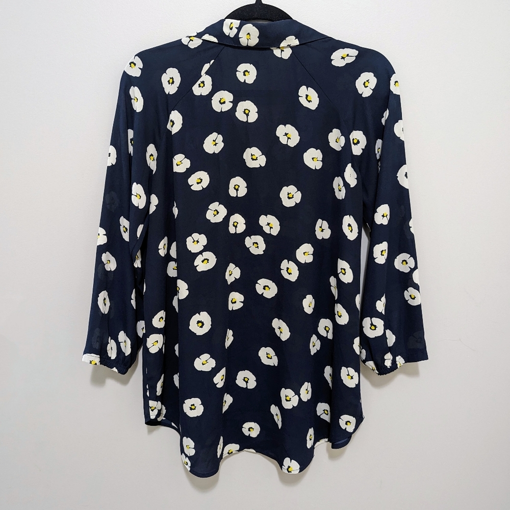 Cabi Go-To Button-Up blouse - Picture 4 of 5